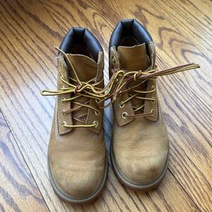 Kids Timberland Boots size 13.5 children brown shoes